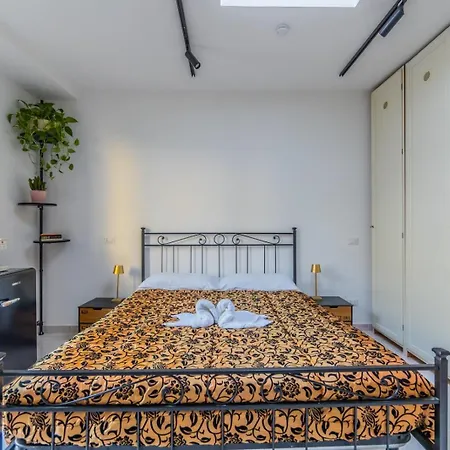 Quarto em Acomodações Particulares Gatta *